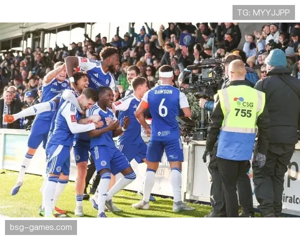 英超主场氛围火热，球迷热情成球队争胜关键助力