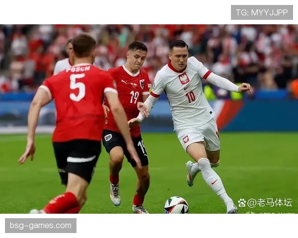 莱万多夫斯基数据与荣誉匹配度分析：历史地位如何评估